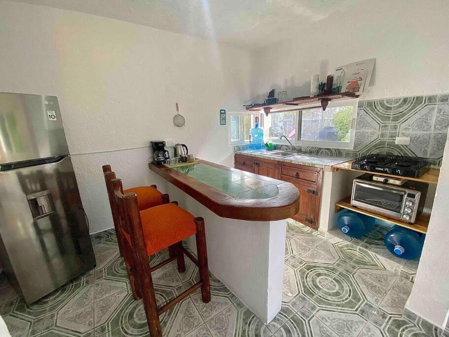 Located Two Blocks From The Sea Appartement *