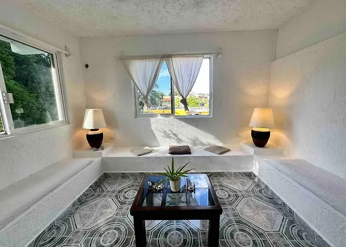 Apartment Located Two Blocks From The Sea